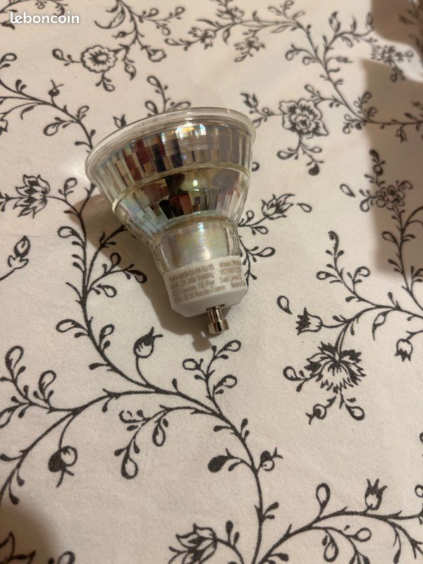 16 ampoules spot LED culot GU10 neuves (image 3)