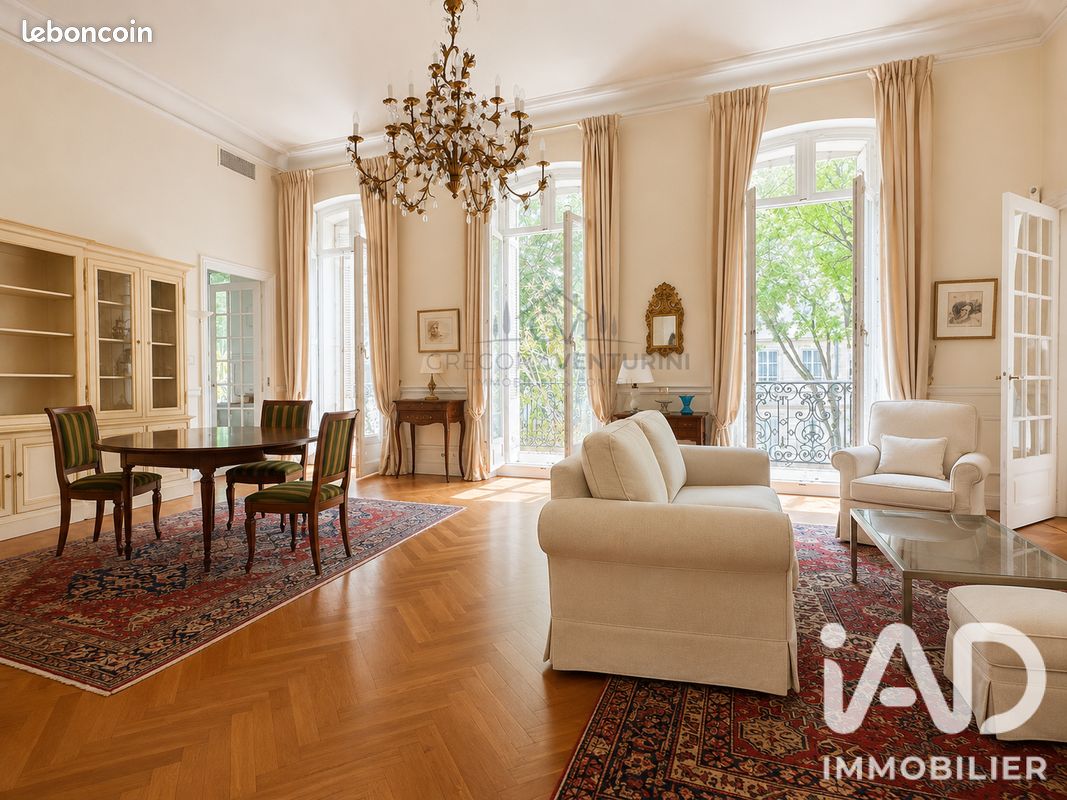 Appartement 9 pièces 215 m² · à Marseille · 215 m² · 899 000 €