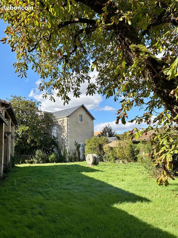Maison 5 pièces 180 m² · à Échiré · 180 m² · 231 000 €