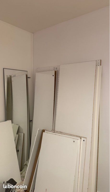 URGENT -MEUBLE IKEA + télévision à vendre (image 4)