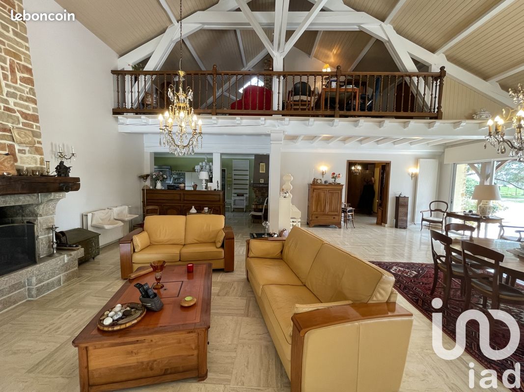 Propriété 7 pièces 274 m² - Horsarrieu 40700 (image principale 4)