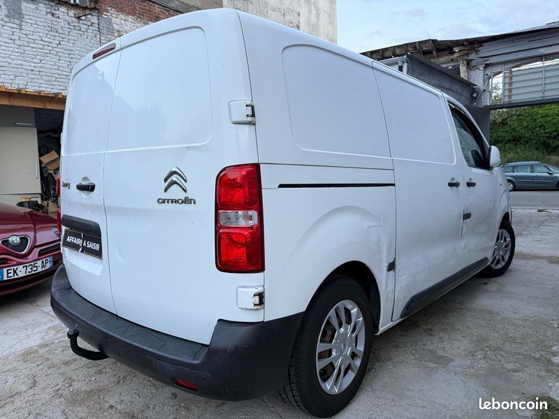 CITROEN JUMPY 2.0 BLUE-HDI 180cv CONFORT PLUS / H1 L1 / RÉGULATEUR / BOITE AUTOMATIQUE / BLEUTOOH / FEUX AUTO / FEUX LED / AIDE AU STATIONNEMENT / DISTRIBUTION NEUVE (image 4)