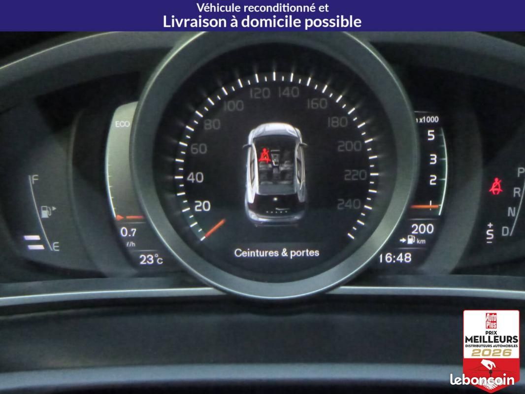 Volvo V40 D2 120 Geartronic 6 - Momentum (image 13)