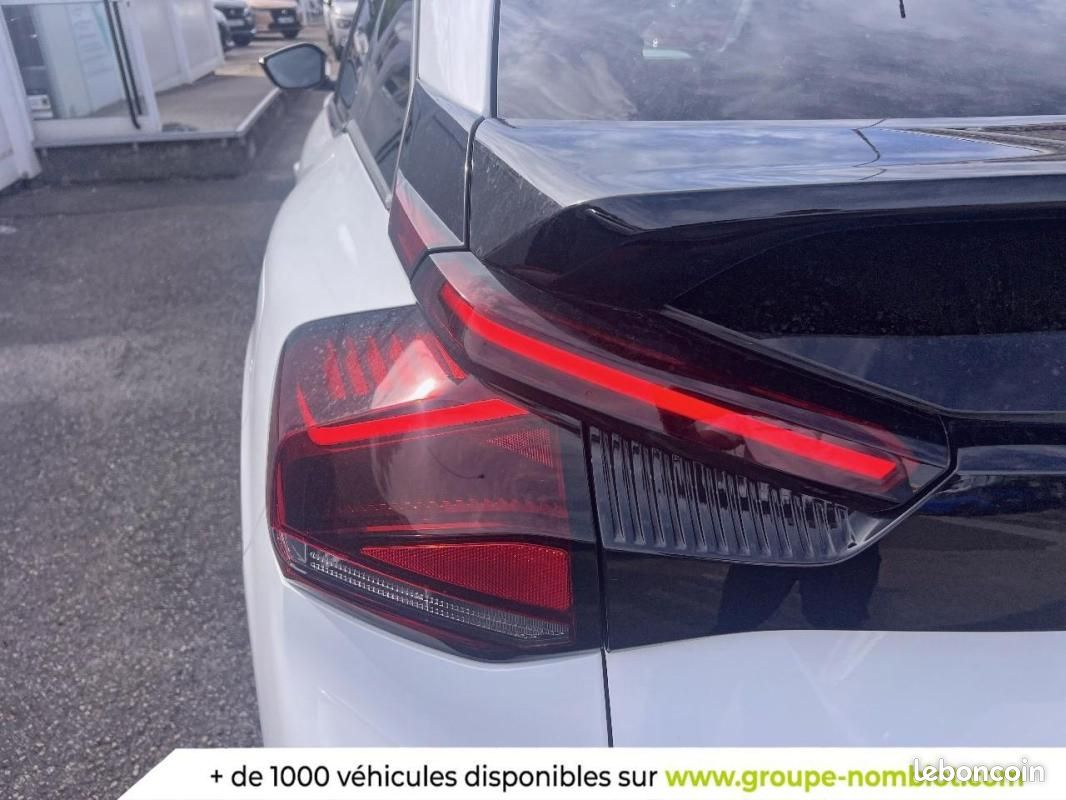 Citroën C4 BlueHDi 110 S&S BVM6 Shine (image 17)