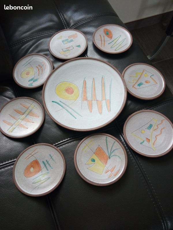 Service a gâteau en gré,8 petites assiettes et un plat.differents motifs (image 1)