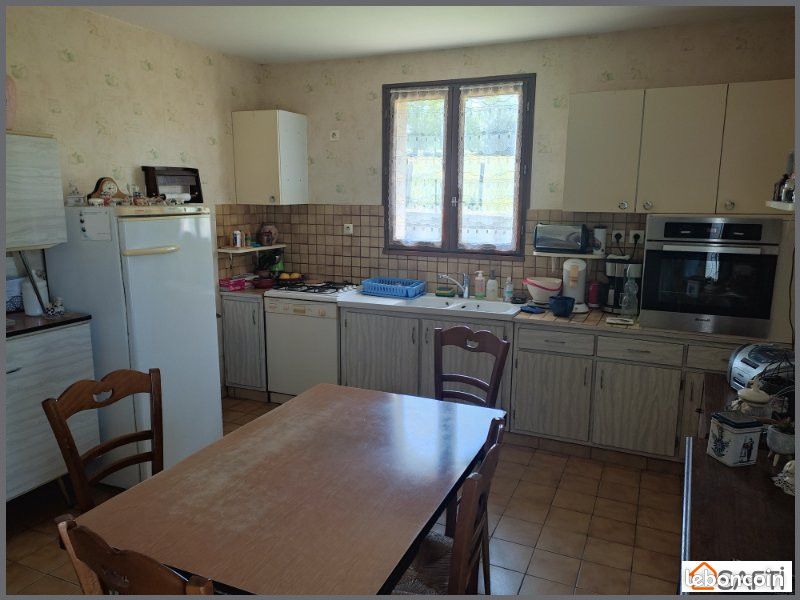 Maison 4 pièces 150 m² - Saint-Georges-de-Noisné 79400 (image principale 6)