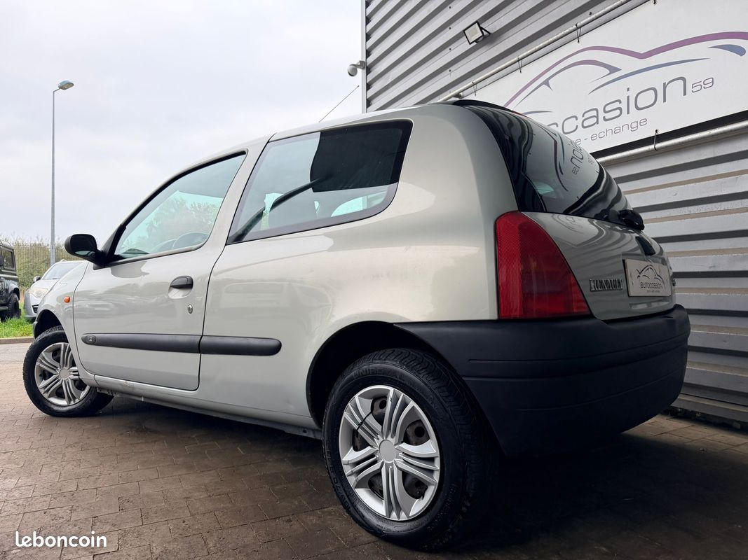 Renault Clio 1.2 58 CH 3P 113 000 KM Anti Brouillard - Voitures