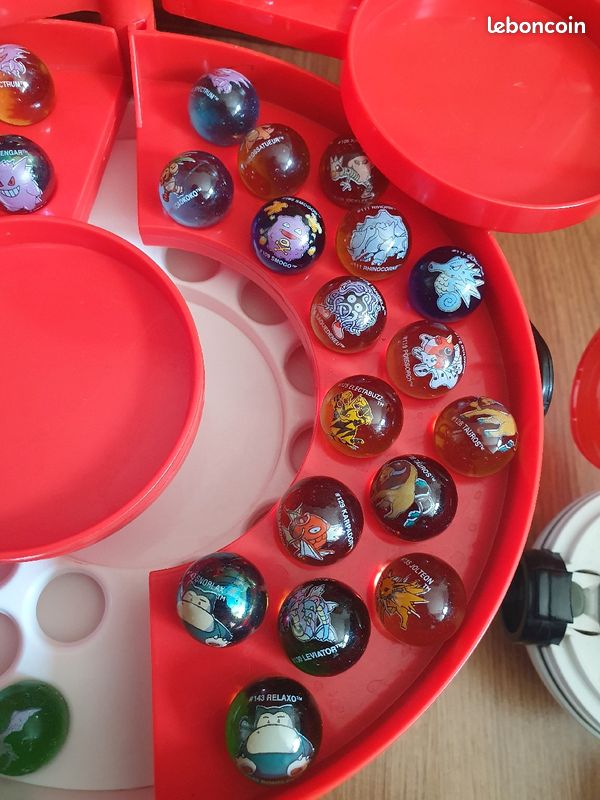 Pokeball Marble Storage case (image 4)