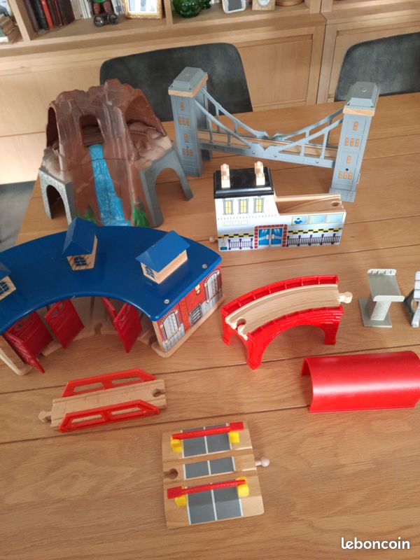 Circuit train en bois (image 8)