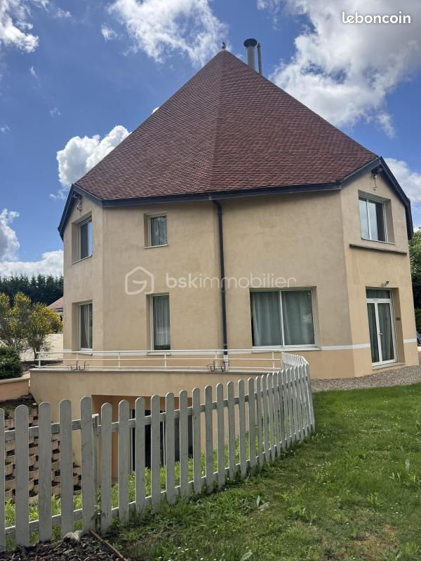Maison 9 pièces 420 m² · à Venoy · 420 m² · 588 000 €