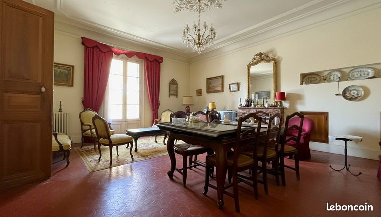 Maison 12 pièces 300 m²