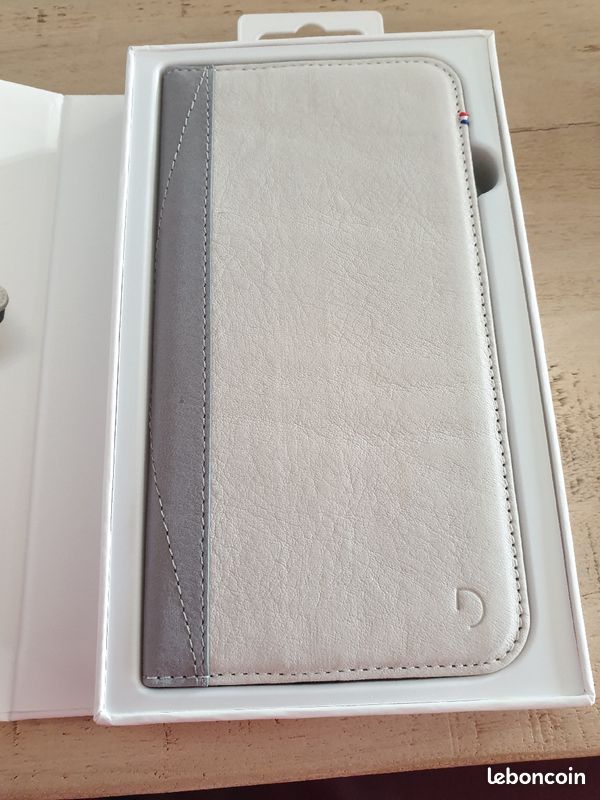 Vends Coque téléphone à rabat iphone 7plus (image 3)