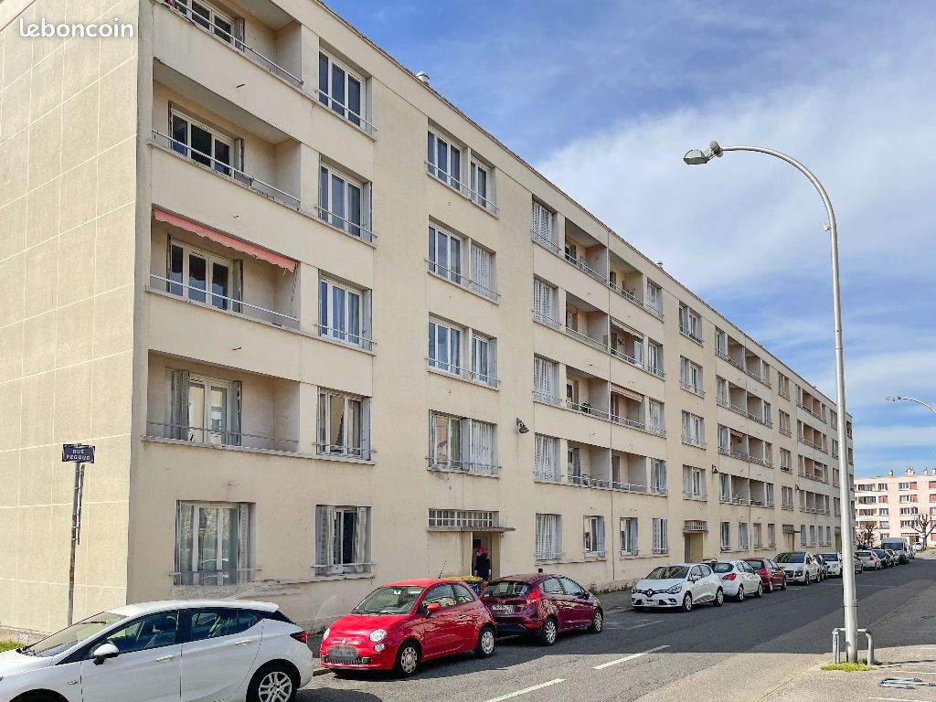 Appartement 3 pièces 54 m² · à Décines-Charpieu · 54 m² · 843 €