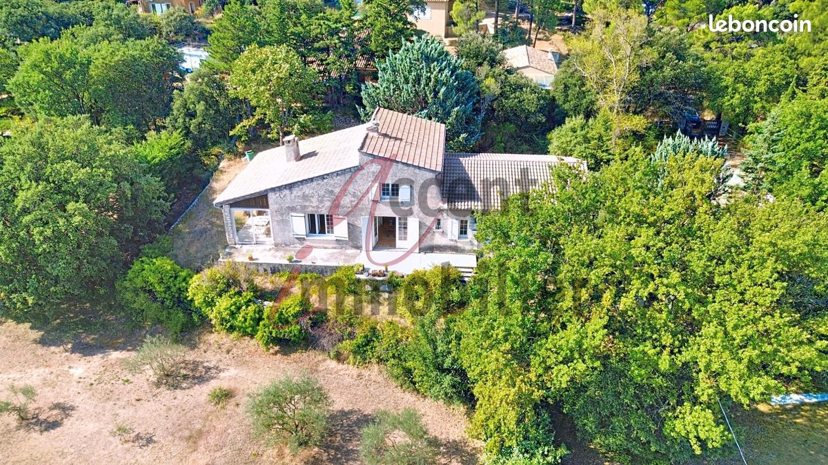 Maison 7 pièces 179 m² · à Bédoin · 179 m² · 395 000 €