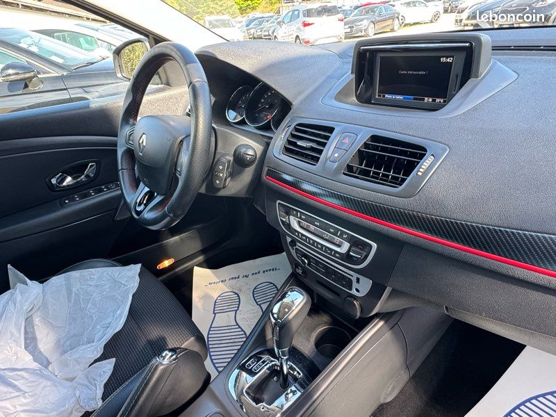Renault megane 3 ph3 1.5 dci 110ch boite auto gt line excellent état clim (image 5)