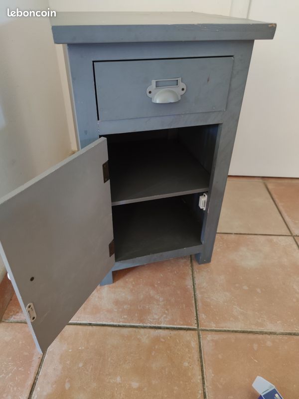 Meuble de chevet (image 1)