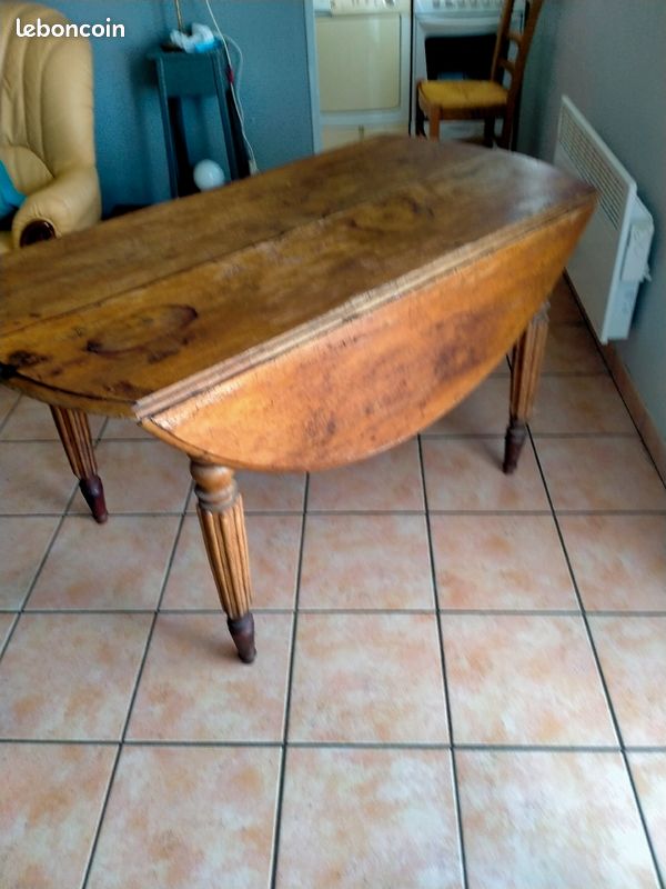 Table ronde Louis Philippe pur chêne (image 1)
