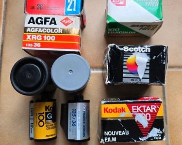 Lot De Boîtes De Pellicules Vides Anciennes – Vintage Photo – Déco