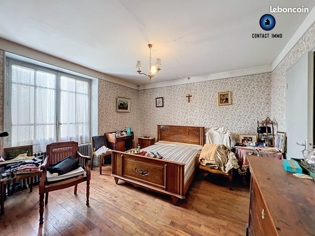 Maison de ville 9 pièces 198 m² - Chartrier-Ferrière 19600 (image principale 10)