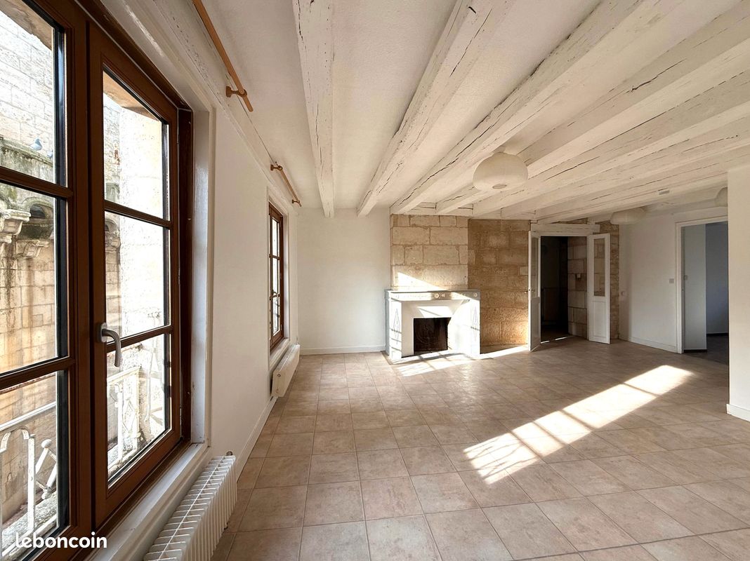 Appartement 4 pièces 94 m² · à Niort · 94 m² · 830 €/mois