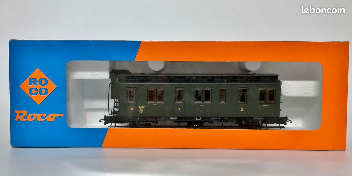 Wagon Voyageurs Roco 44527 – 3ème Classe, époque IV (1970) – HO – Occasion