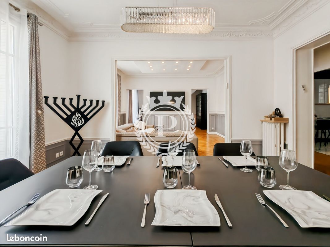 Appartement 8 pièces 207 m² · au Raincy · 207 m² · 950 000 €
