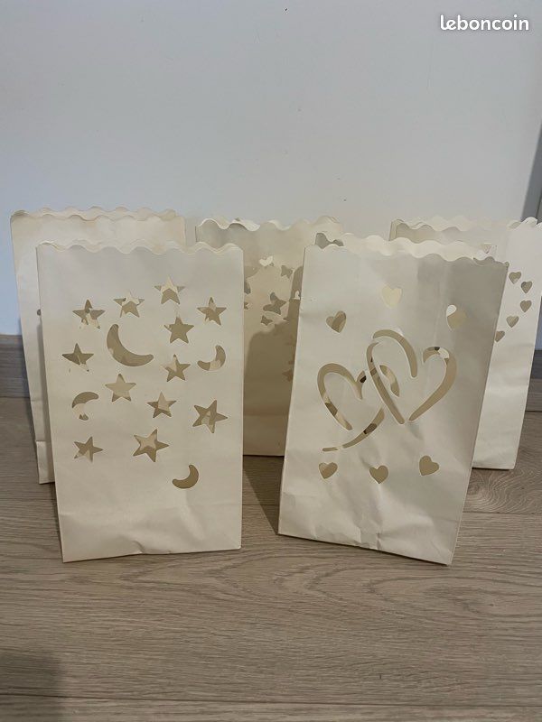 12 Lanternes papiers ajourées (image 2)