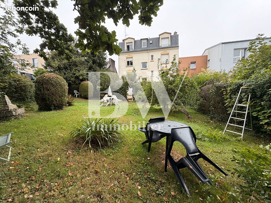 Immeuble 16 pièces 300 m² · à Brest · 300 m² · 598 500 €