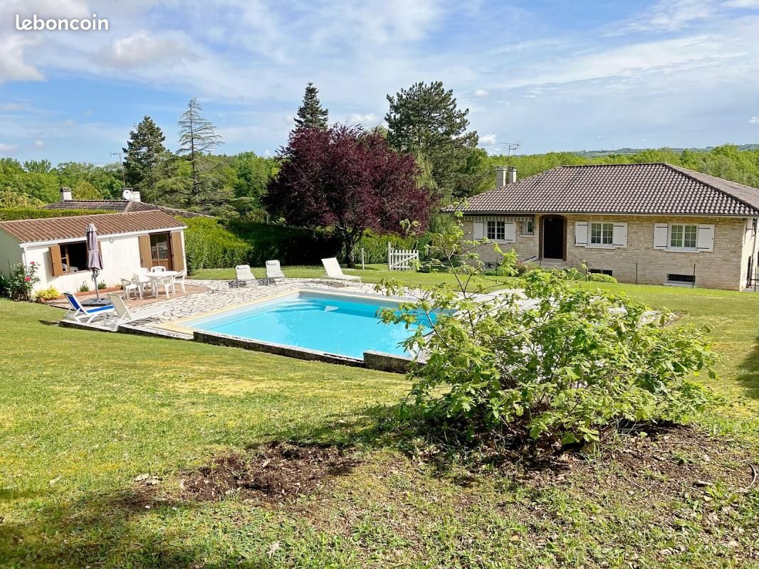 Maison 8 pièces 190 m² - Magnac-sur-Touvre 16600 (image principale 0)