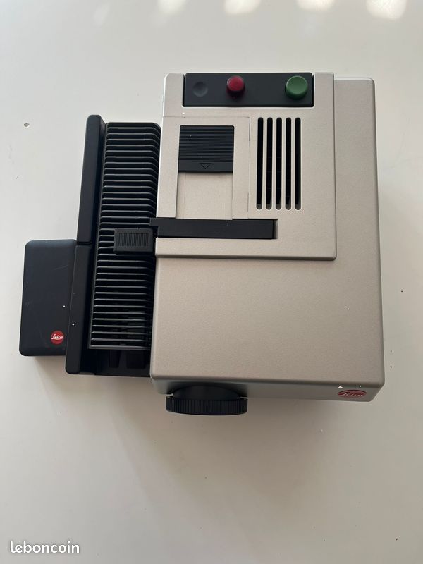 Dia-Projektor Leica Pradovit P150 (Gebraucht) in Thalwil für CHF 5