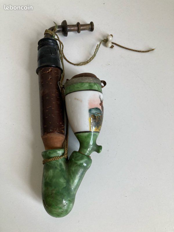 Pipe Ancienne En Porcelaine 