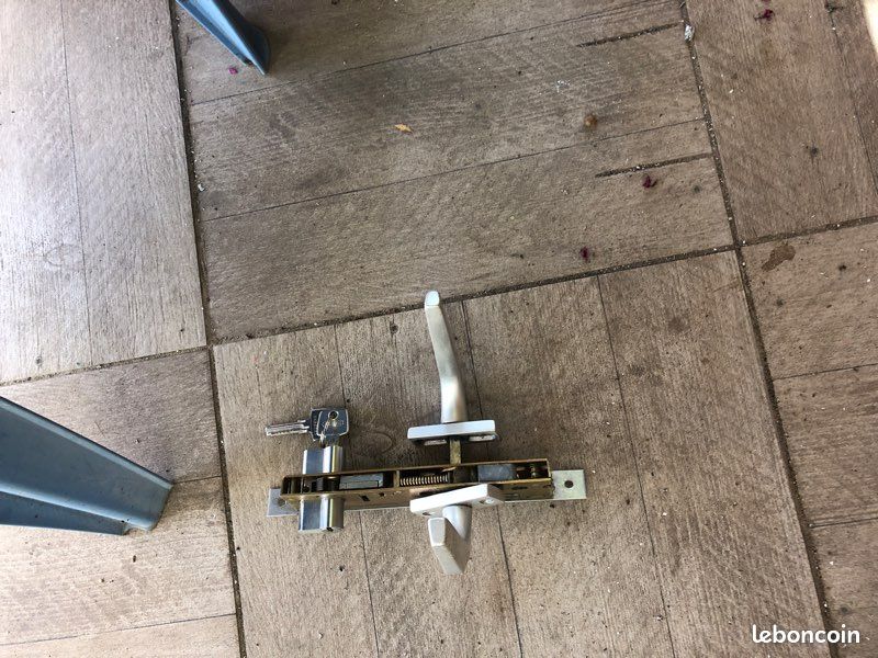 Serrure porte alu (image 3)