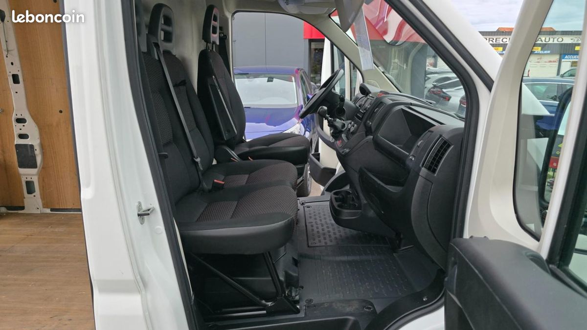 Peugeot Boxer Fourgon Surélevé 333 L2H2 Pack Clim Nav HDi 130 (image 30)
