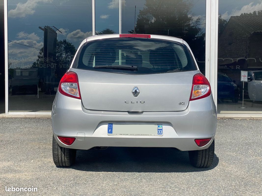 Renault CLIO III 1.5 dCi eco2 75 cv Yahoo / Climatisation / Commandes au volant / Téléphone connecté (image 5)