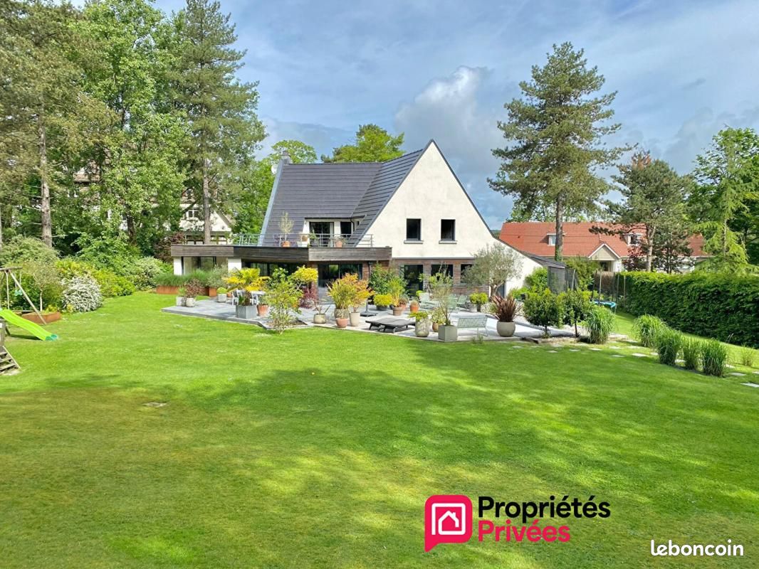 Maison 8 pièces 254 m² · à Neufchâtel-Hardelot · 254 m² · 1 300 000 €