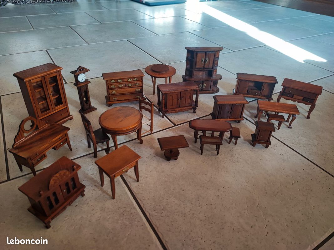 Aolso Maison de Poupées Famille, 8 Pièces en Bois avec 4