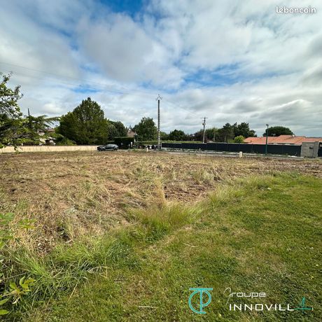 Terrain 400 m² LAPEYROUSE FOSSAT