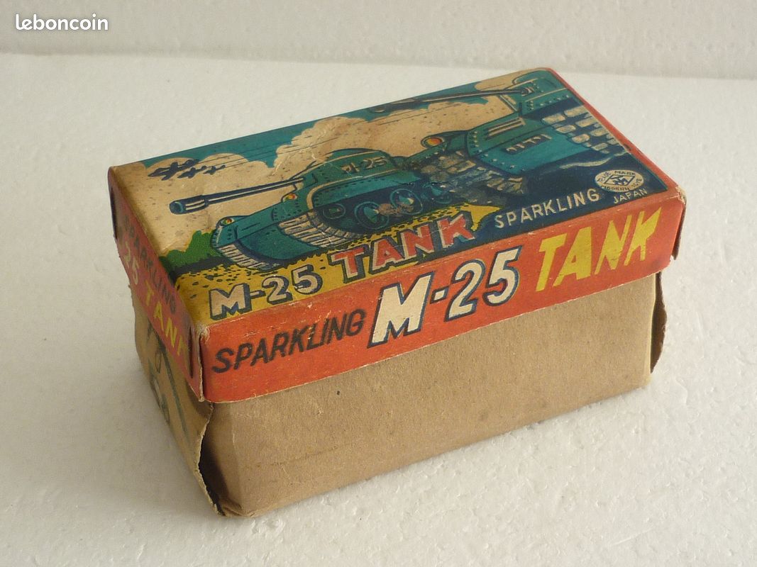 Jouet en tole Nomura/ Modern toys Tank à friction - Collection