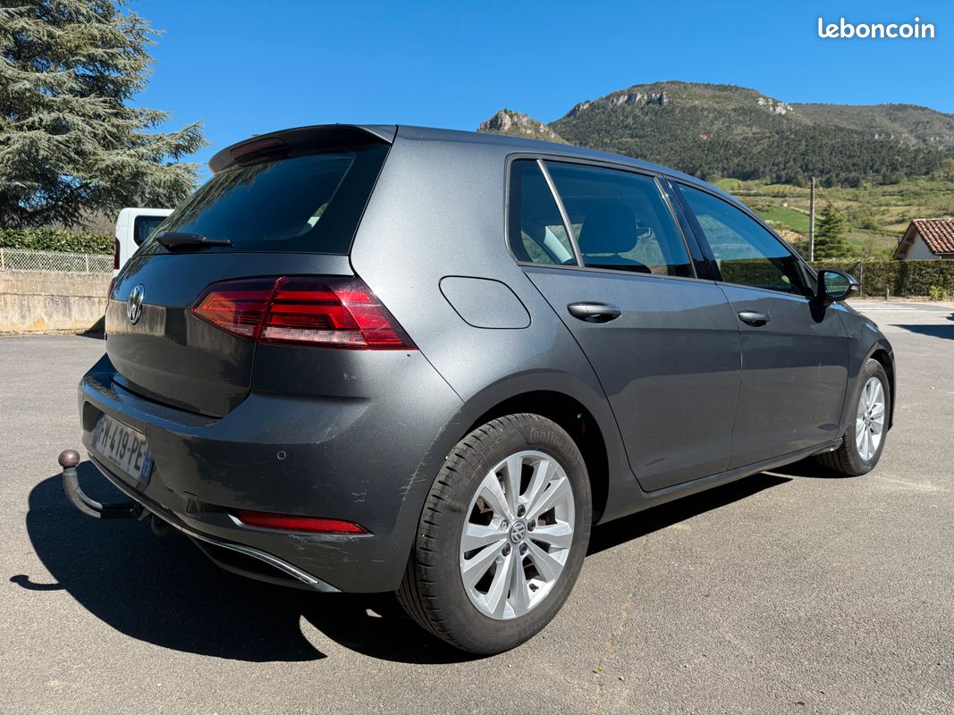 Volkswagen Golf VII 20 TD 150ch Dsg7 Confortline Business 5P . 1ère main. GPS Clim .104210 kms (image 3)
