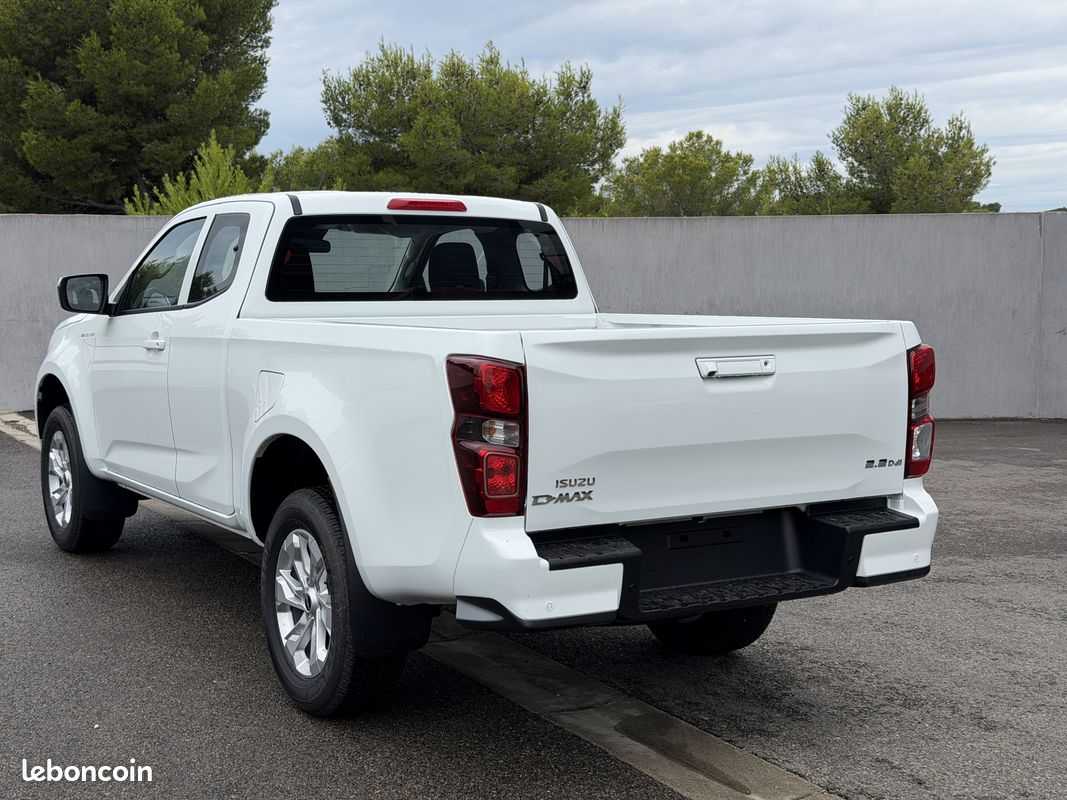 Isuzu D-Max Space Cab (Space 2+2) Evolution 2.2 Ddi BVA — Neuf 2026 - Pas de malus (image 7)