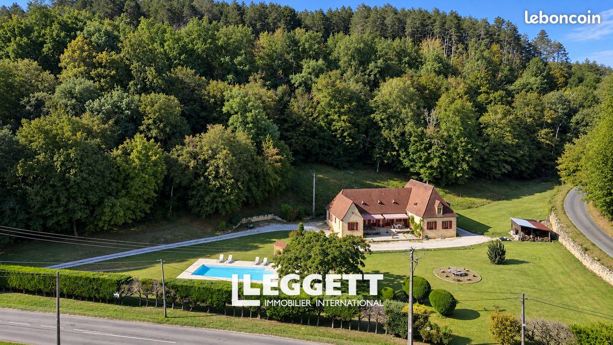 Maison 11 pièces 212 m² · à Castels et Bézenac · 212 m² · 373 000 €
