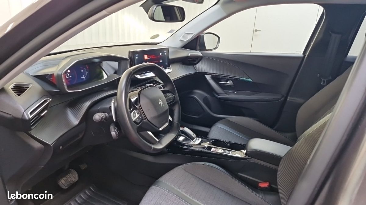 Peugeot 2008 BLUEHDI 130 S&S EAT8 ALLURE PACK (image 9)