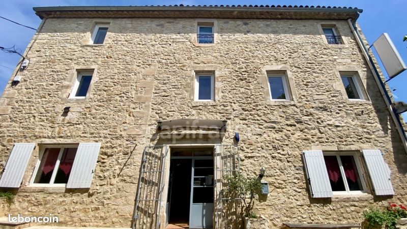 Maison 11 pièces 220 m² · à Vagnas · 220 m² · 283 000 €