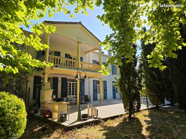 Maison 8 pièces 586 m²