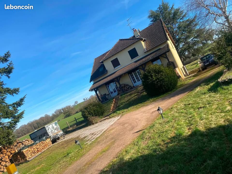 Maison 9 pièces 162 m² · à Bessay-sur-Allier · 162 m² · 210 000 €