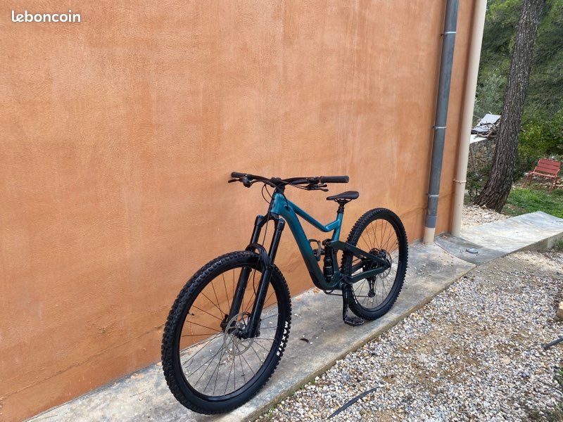 Vends très beau velo / VTT enduro / DH ransom 920 2023 (image 4)