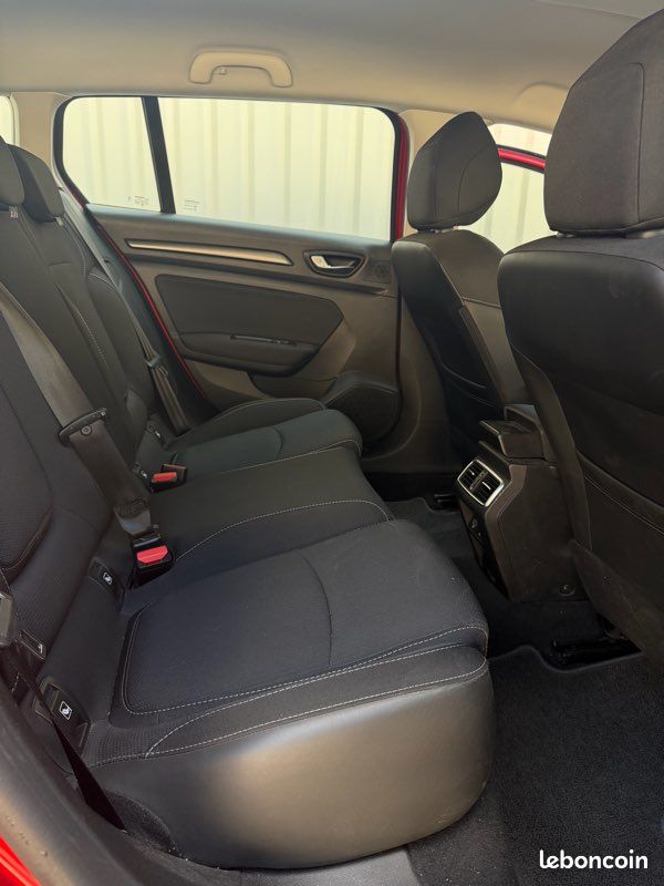Renault Megane IV 160 Hybride Rechargeable (image 5)
