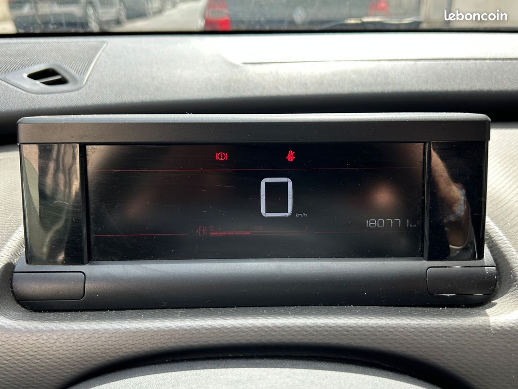 CITROEN C4 CACTUS BlueHDi 100 SS BVM6 Feel / 2ème Main (image 16)