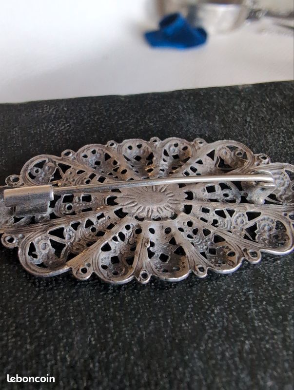 Broche Bretonne En Métal Argenté Vintage XXème Siècle - Bijou Ancien Occasion