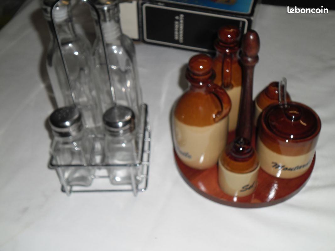 Deux service à condiment différent (image 1)